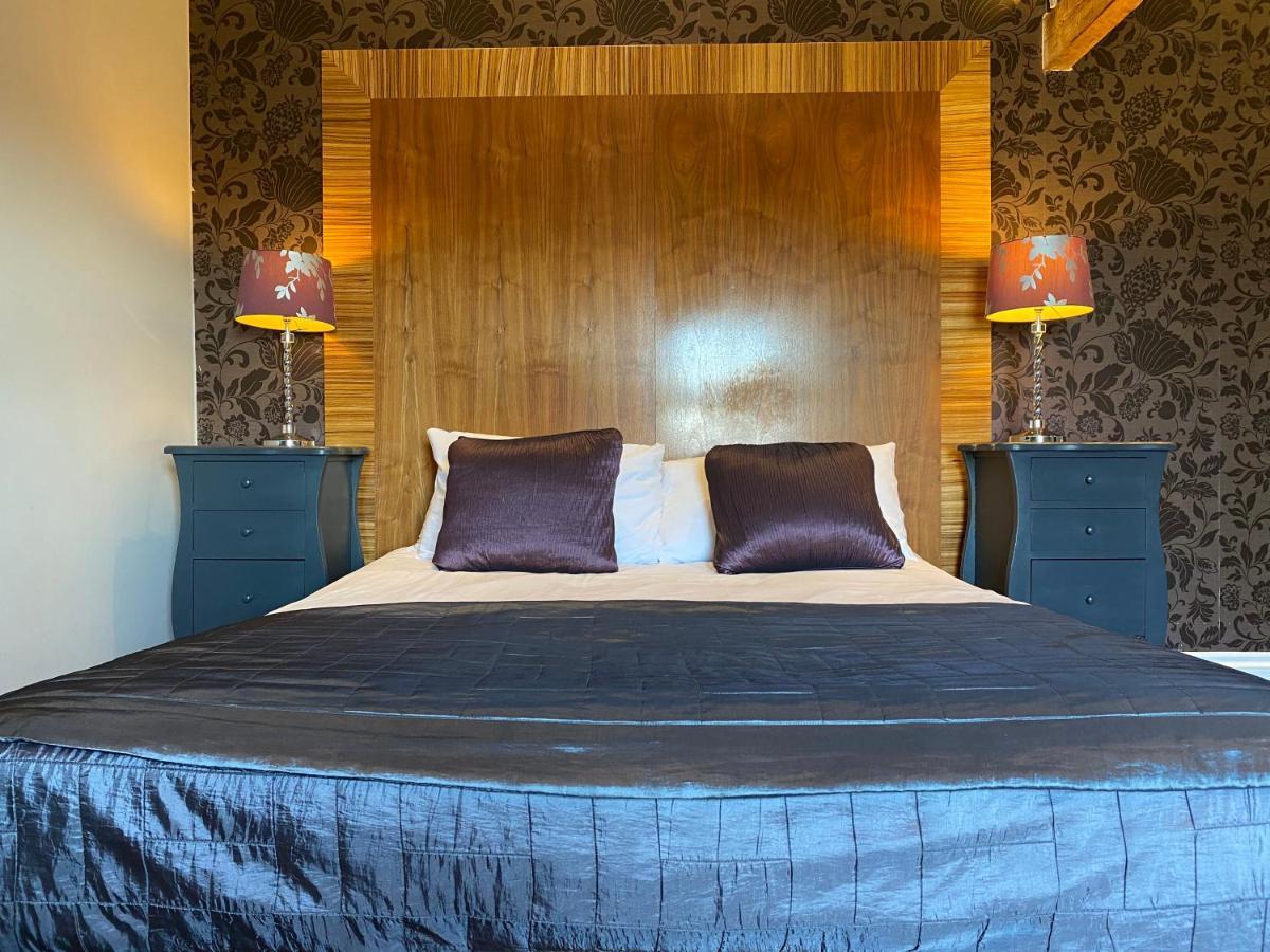 Number One Hundred Bed And Breakfast Кардиф Екстериор снимка